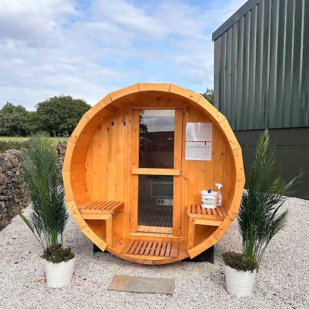 Clover Cottage Beeley Экстерьер фото