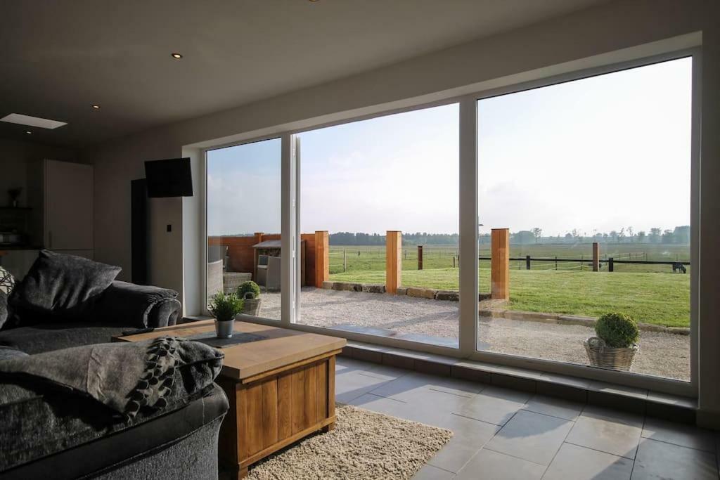 Clover Cottage Beeley Экстерьер фото